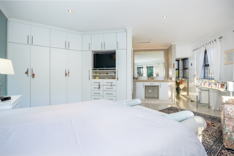 6 Bedroom Property for Sale in Eversdal Western Cape